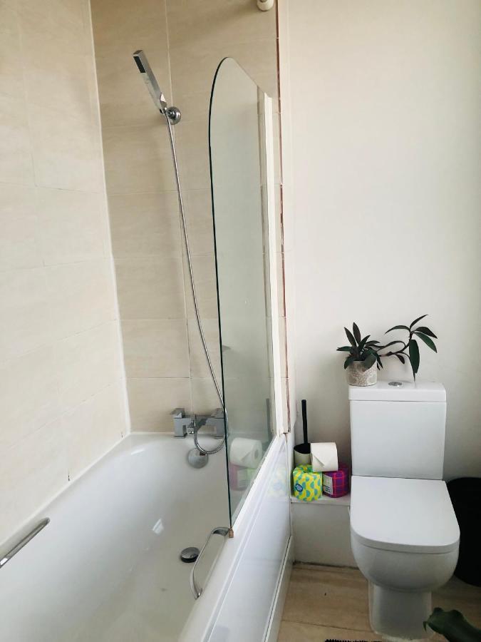20 Min To Central London- 2 Bedrooms Apartment Екстериор снимка